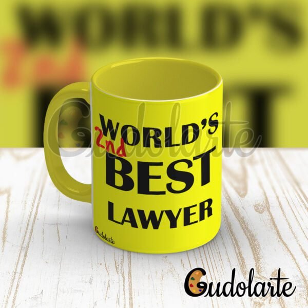 Taza cerámica personalizada World's 2nd best lawyer con interior y mango color amarillo
